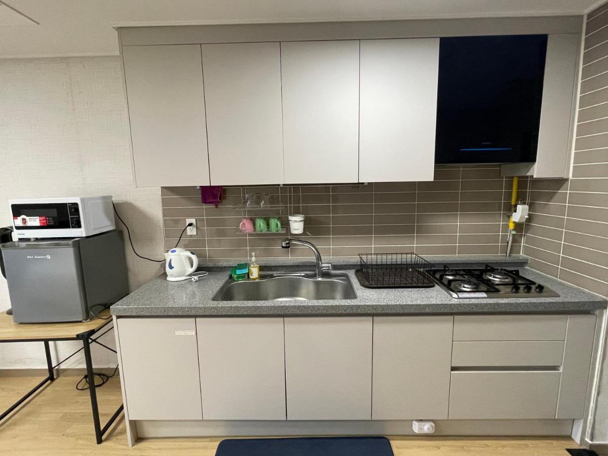 Spacious Luxury Condo W/ Kitchen Beside Hilton Clark D'Heights Ángeles Extérieur photo
