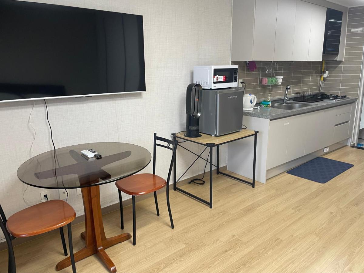 Spacious Luxury Condo W/ Kitchen Beside Hilton Clark D'Heights Ángeles Extérieur photo
